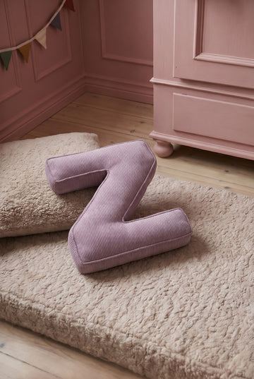Floor Mattress Safety and Style in a Child's Room