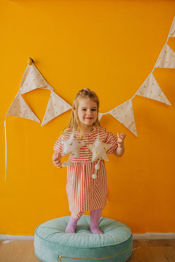 DIY Decorations to Make With Your Child on a Rainy Afternoon